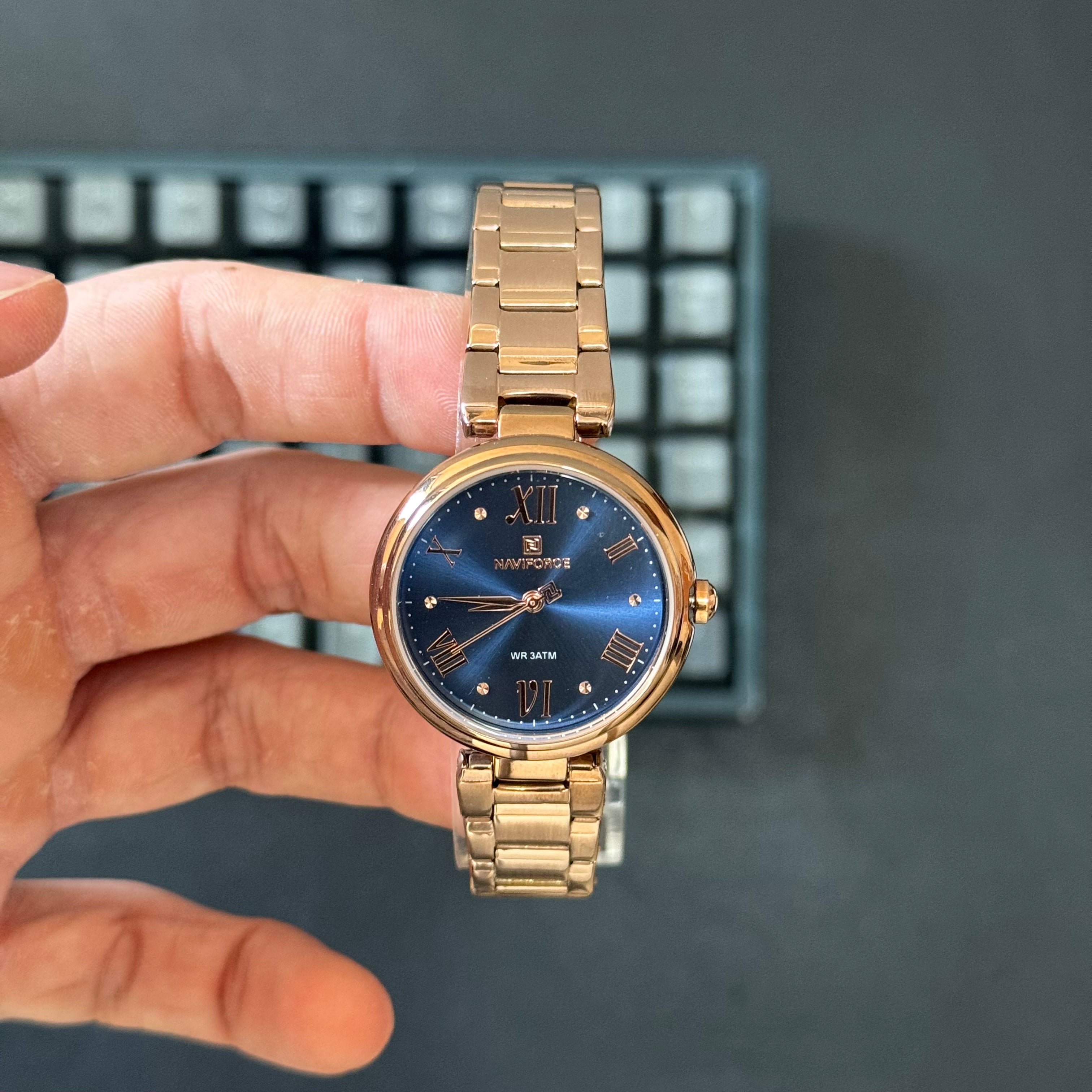 Reloj Naviforce 5030 de Dama | Elegancia Clásica con Esfera Azul