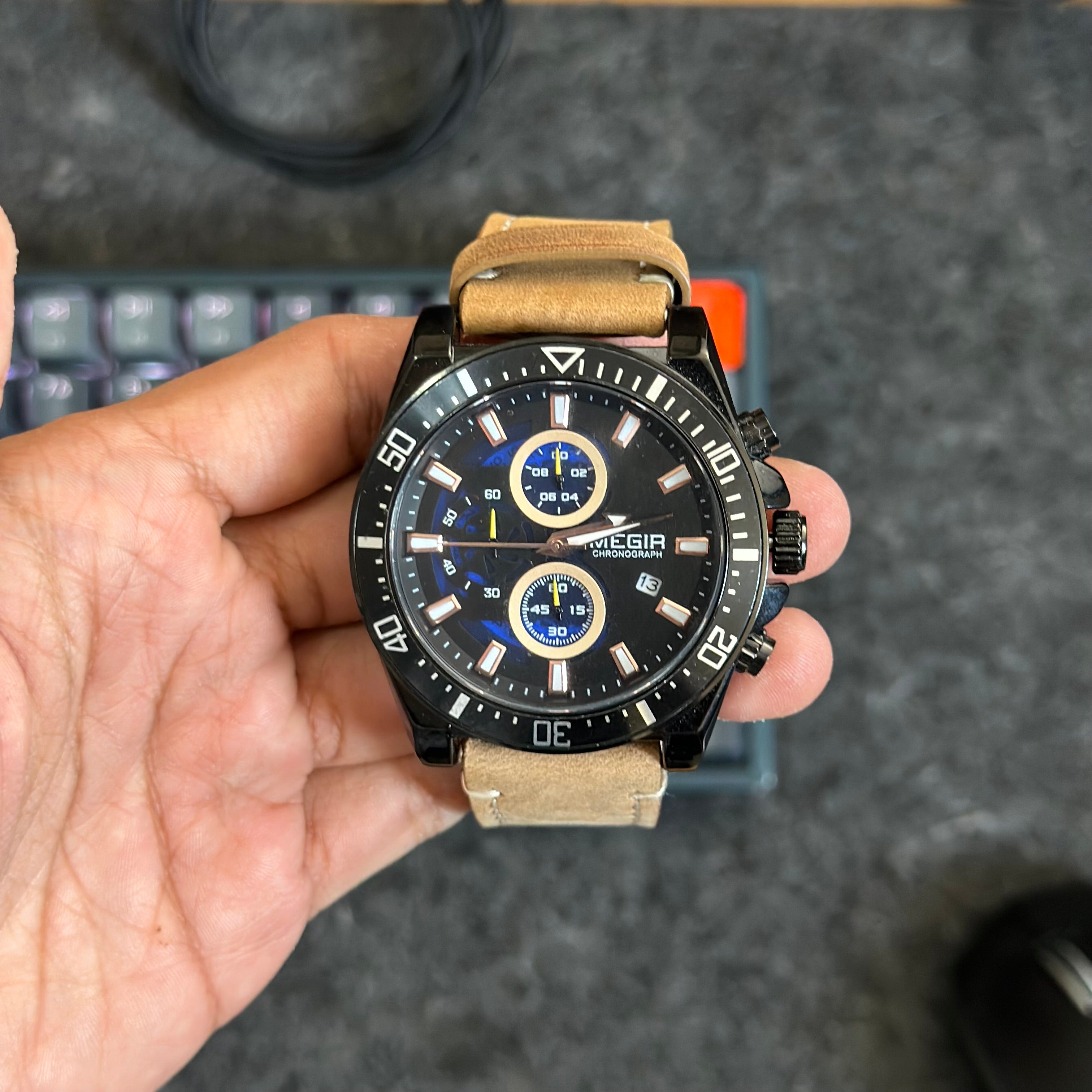 Reloj Megir  2132deportivo con correa de cuero y cronógrafo | MG-2132