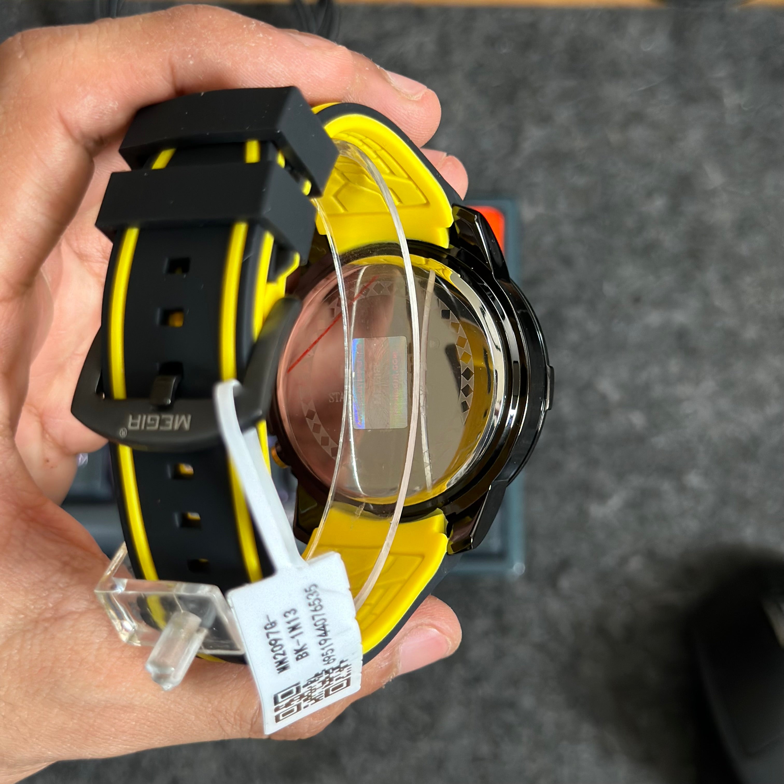 Reloj Megir 2097 deportivo con correa de silicona | MG-2097