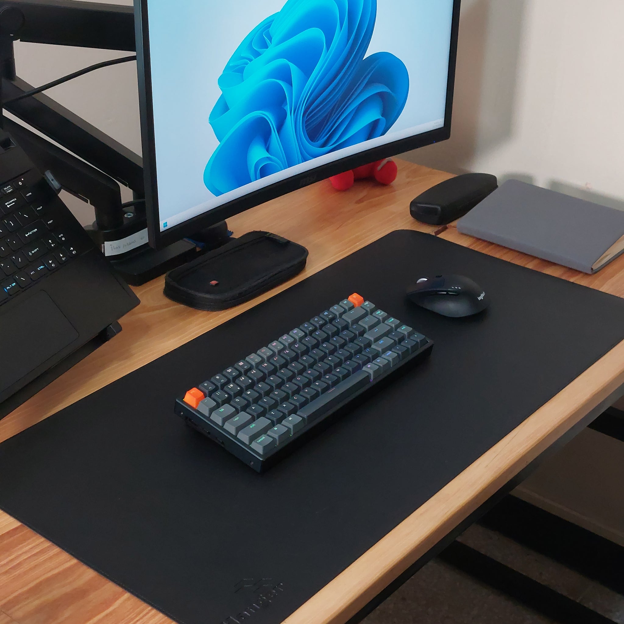Mousepad de cuero | Protector, Mouse Pad, Desk Pad, Oficina, Antideslizante, Impermeable (80cm x 40cm, Negro y Marrón)