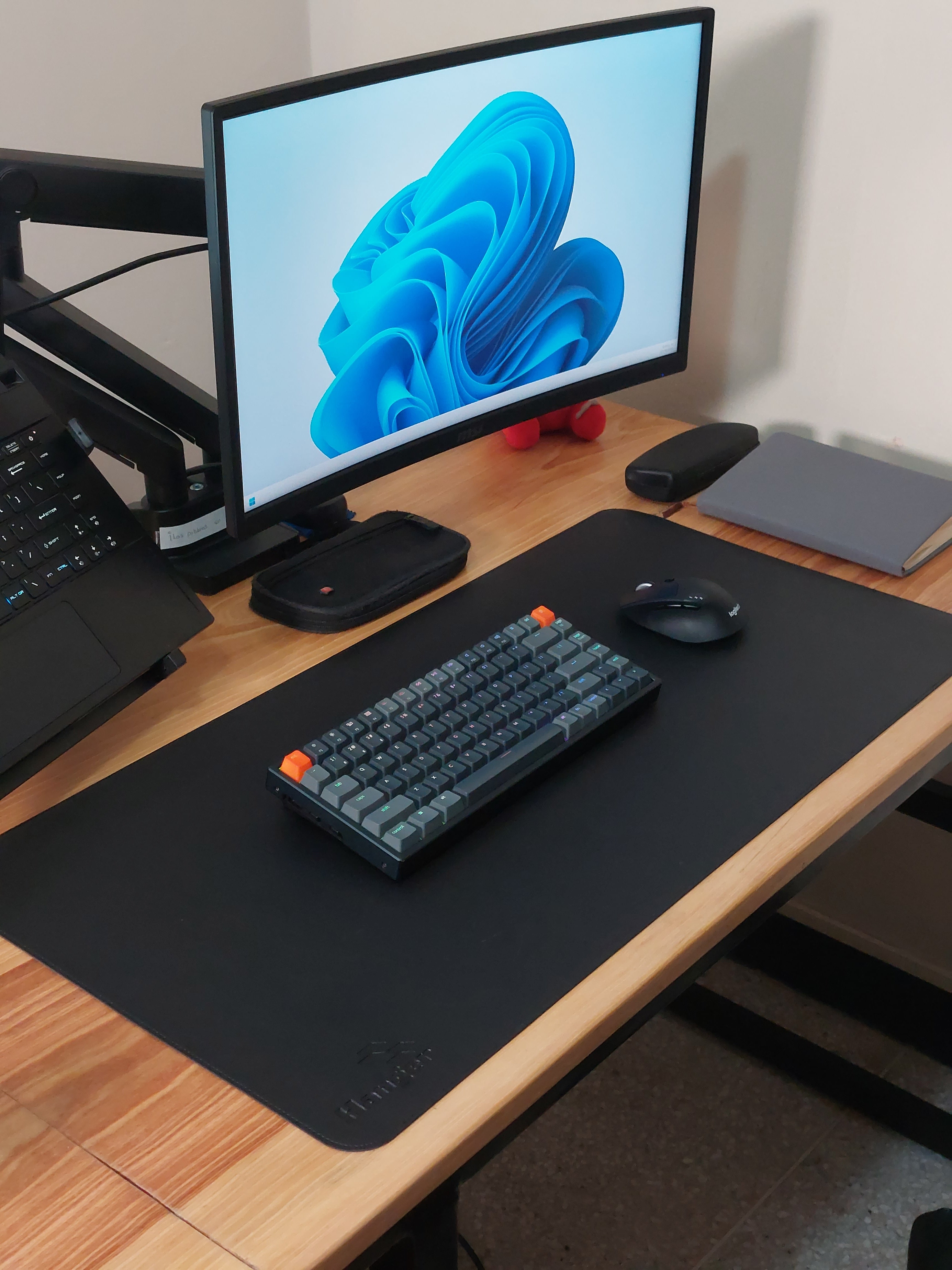 Mousepad de cuero | Protector, Mouse Pad, Desk Pad, Oficina, Antideslizante, Impermeable (80cm x 40cm, Negro y Marrón)