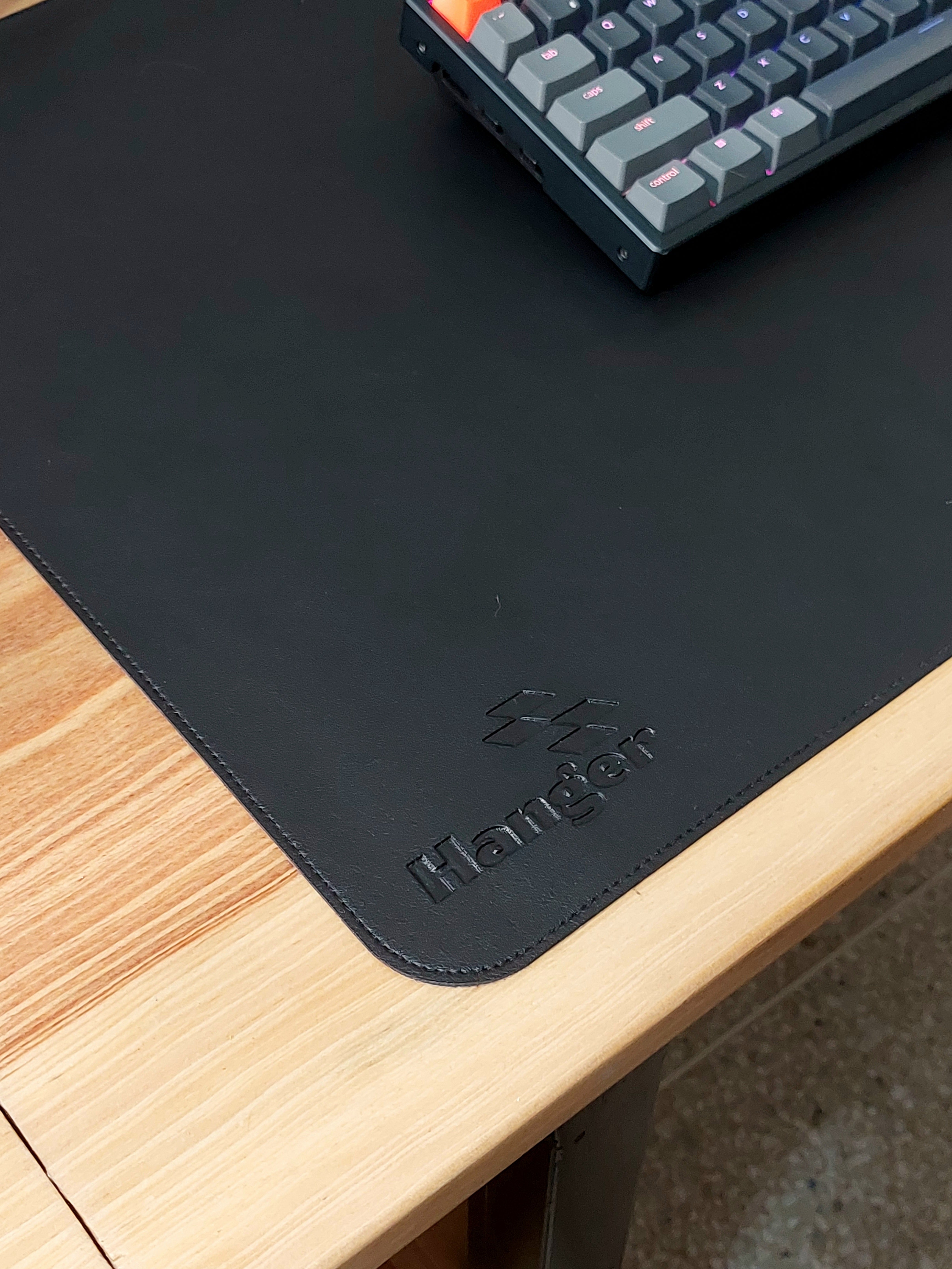 Mousepad de cuero | Protector, Mouse Pad, Desk Pad, Oficina, Antideslizante, Impermeable (80cm x 40cm, Negro y Marrón)