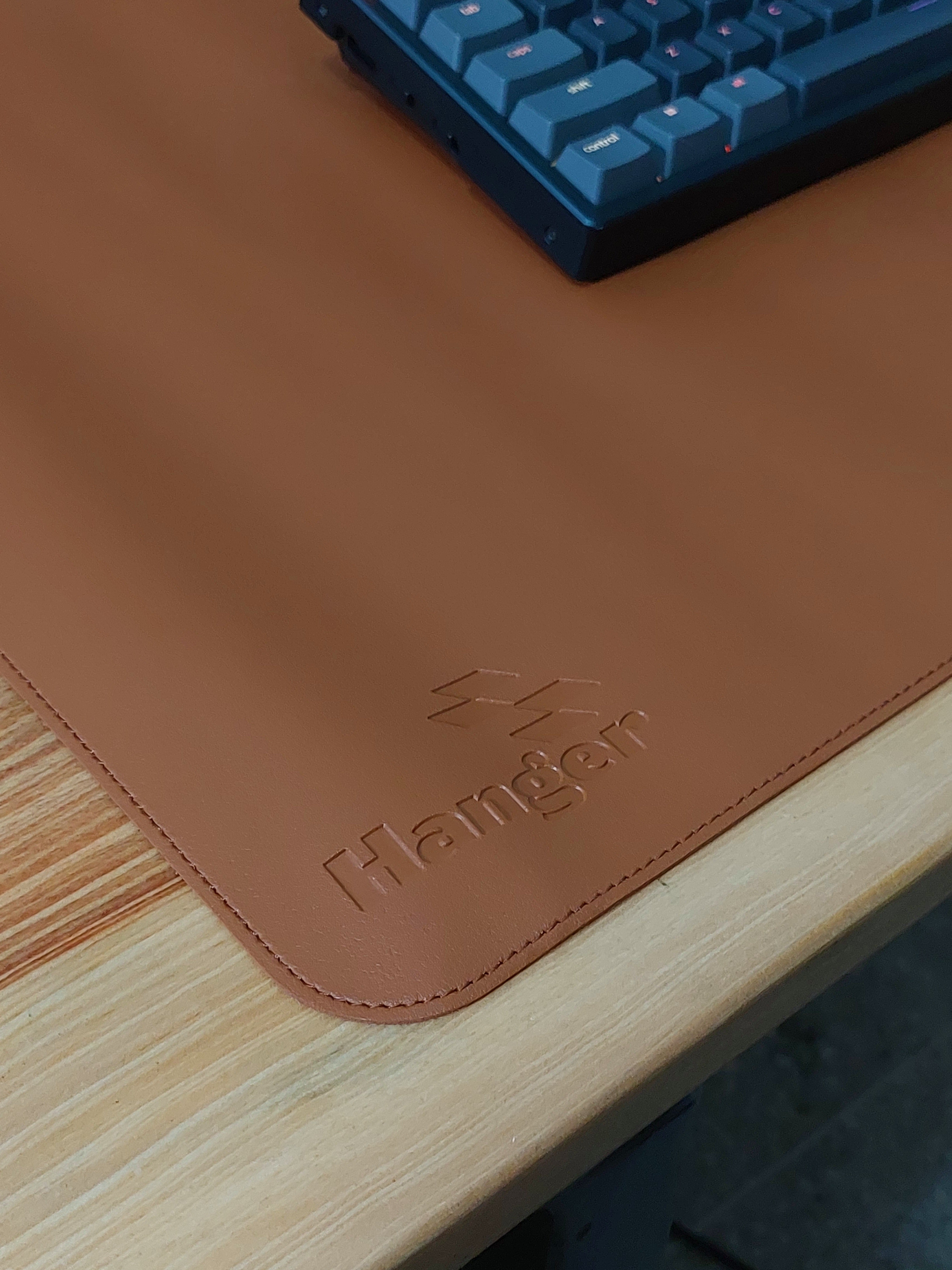 Mousepad de cuero | Protector, Mouse Pad, Desk Pad, Oficina, Antideslizante, Impermeable (80cm x 40cm, Negro y Marrón)